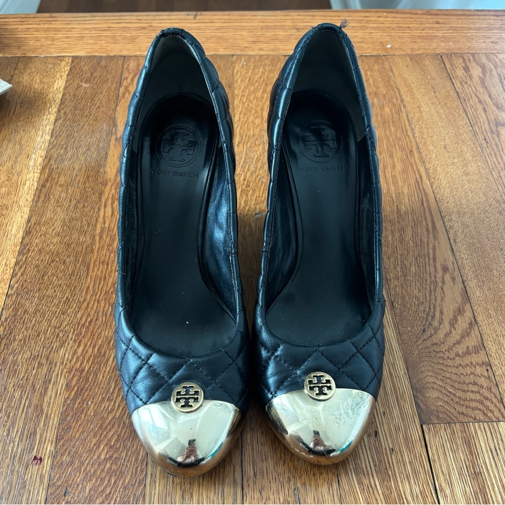 Tory Burch Kaitlin Wedge Quilted Gold Cap Toe Pump Size 9.5
